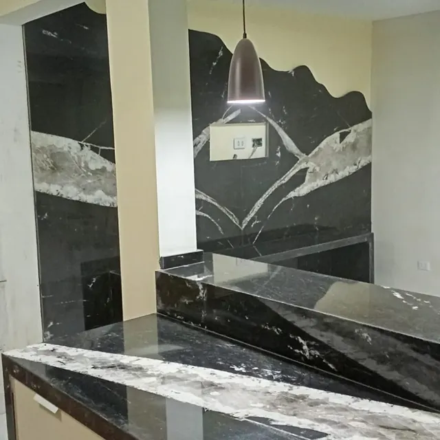 Ilha de Cozinha em Mármore Calacatta